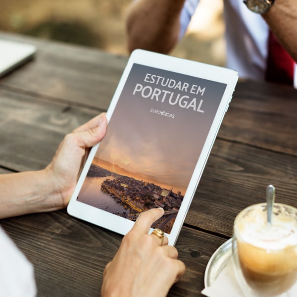 Capa do Ebook Estudar em Portugal 2023